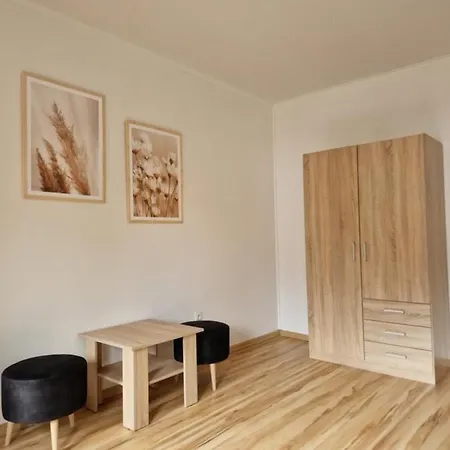 Eastside - Sanatoryjna 29 *